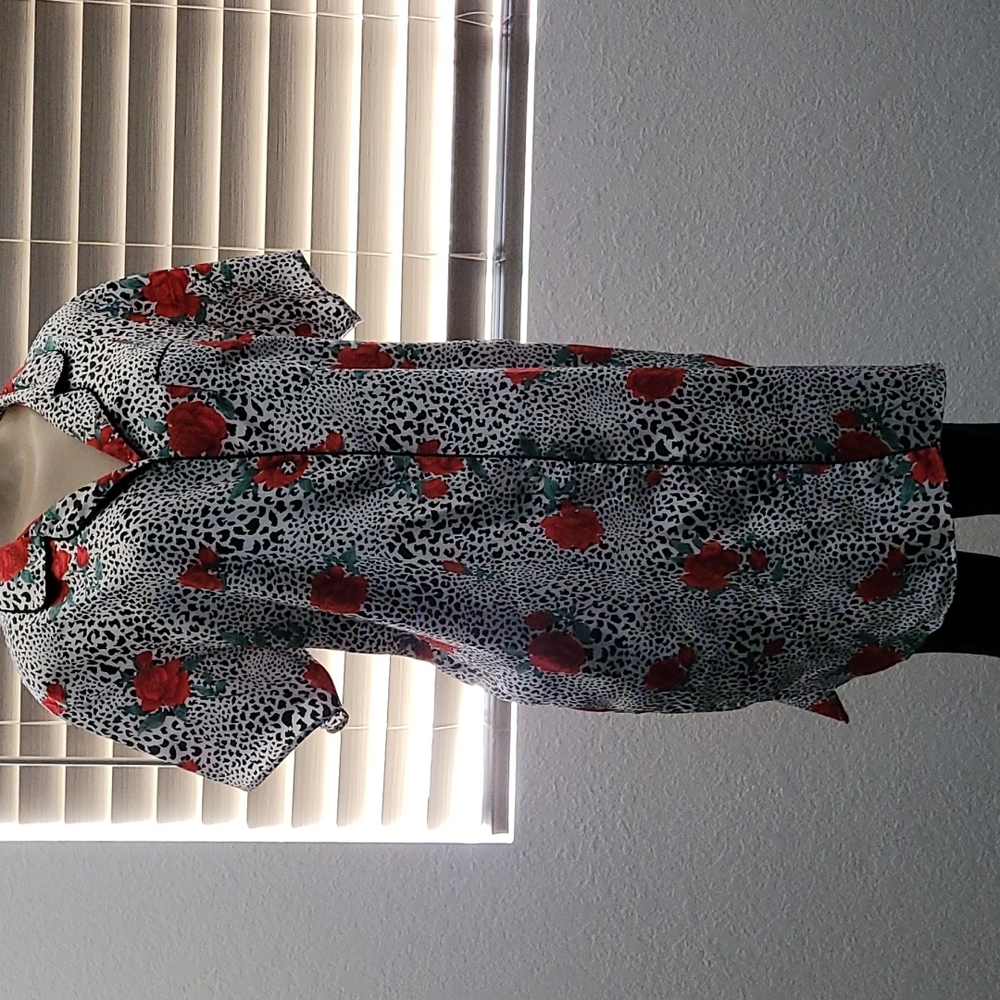 SOPHIA BY DELICATES BUTTON FRONT NIGHTGOWN SILVER SATIN LEOPARD ROSE PRI…